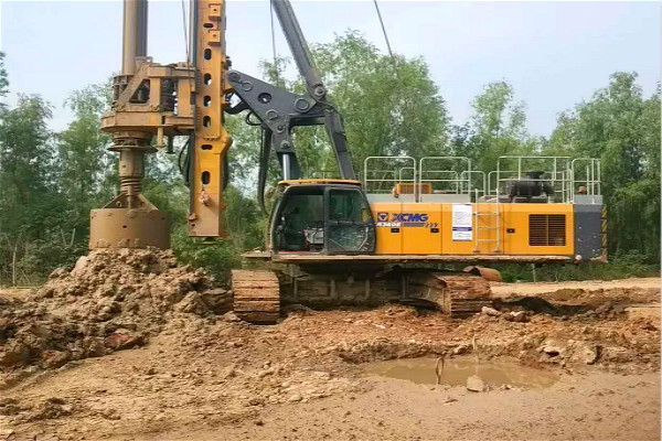 旋挖鉆機(jī)與沖擊鉆成孔工效對比.jpg